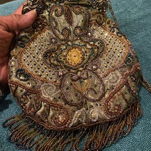 Vintage Cross body bag (Pineapple shape)